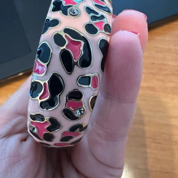 Betsy Johnson cuff - Picture 5 of 6